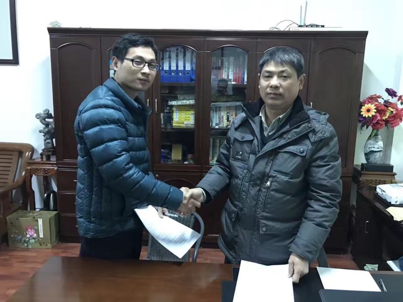 蘇州金潤彩色鋼化地坪系統(tǒng)-長沙代理黃總對(duì)彩色鋼化地坪施工團(tuán)隊(duì)的建設(shè)感想